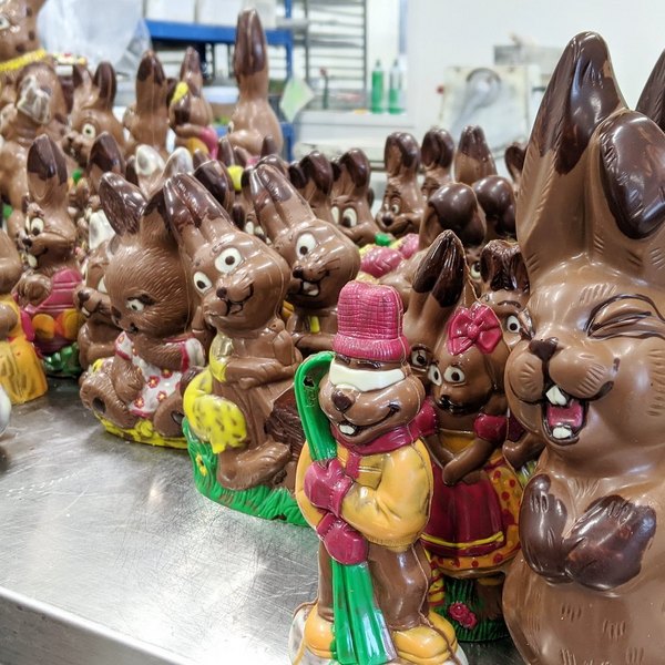 Osterhasen handgemacht bei Dorfbäckerei Herrmann Osterhasen handgemacht bei Dorfbäckerei Herrmann